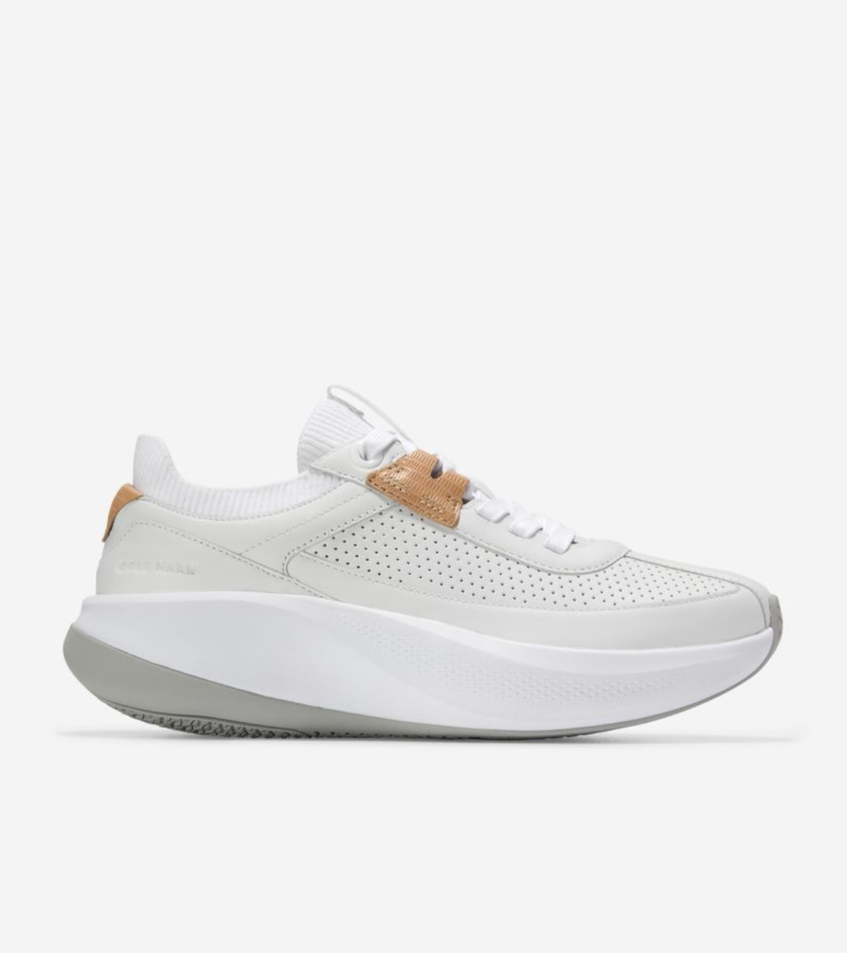 Women's GrandPrø All-Day Leather Running Shoes